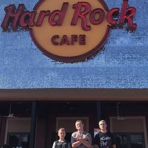 Meet your Posher, Simon